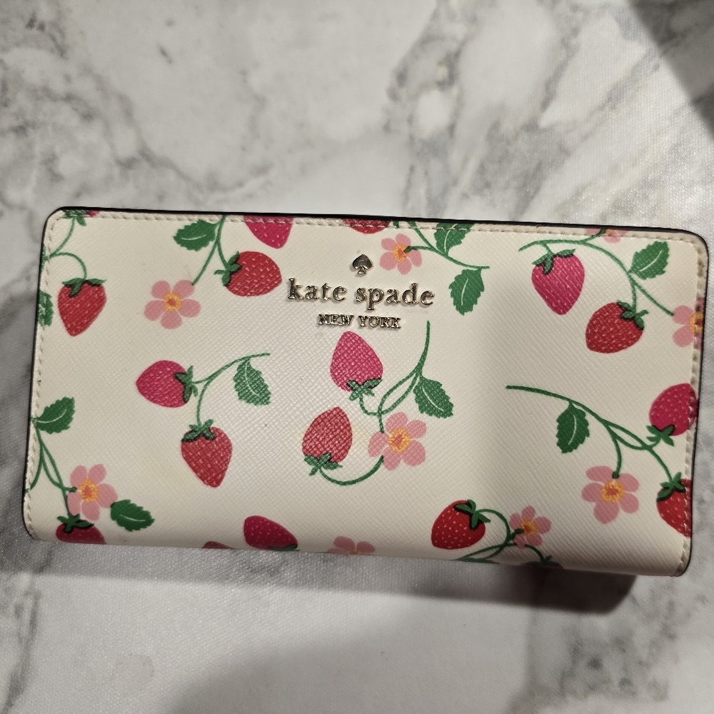Kate Spade Strawverry Wallet